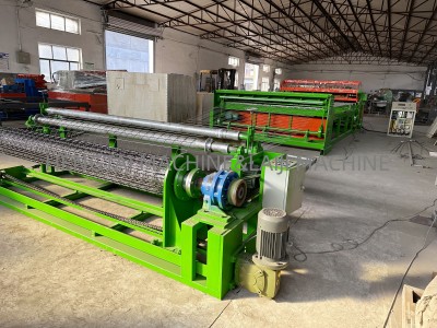 Reinforcement mesh welding machine