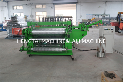 How Does a Welded Wire Mesh Machine Work?