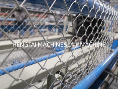 Diamond metal mesh making machine wire fence machine automatic chain link fence machine export to Hungary