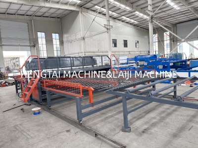 Pneumatic welding ribbed steel bar mesh welding machine.（Máy hàn lưới thép thanh gân bằng khí nén）