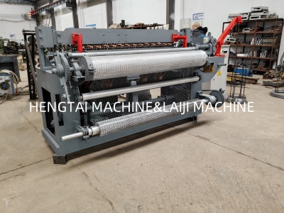 Export to India Fully automatic welded mesh machine with mesh size 1/2 inch, welding width 1.5 meters.