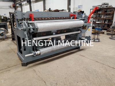 Electric welded wire mesh welding machine